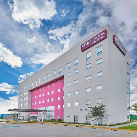 City Express Suites By Marriott Silao Aeropuerto Екстериор снимка