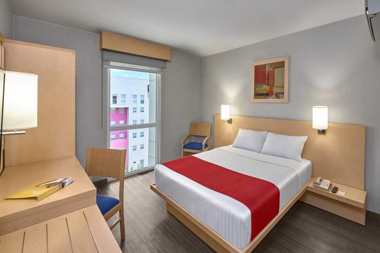 City Express Suites By Marriott Silao Aeropuerto Екстериор снимка