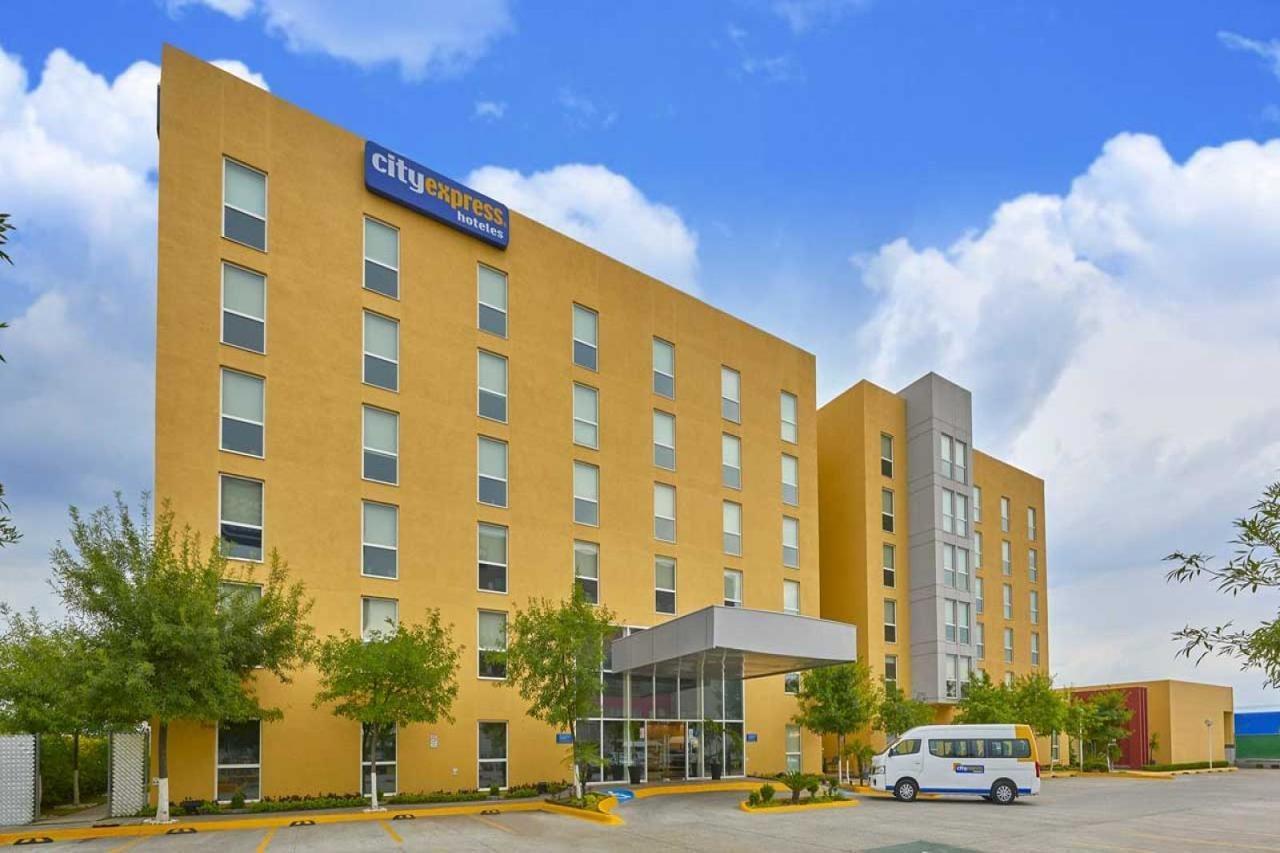 City Express Suites By Marriott Silao Aeropuerto Екстериор снимка