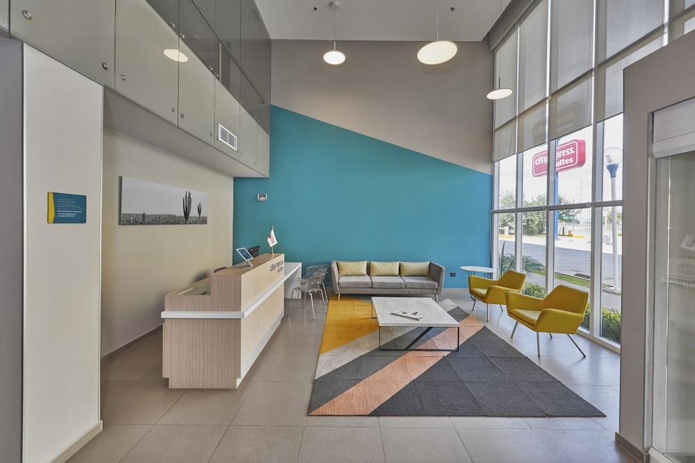City Express Suites By Marriott Silao Aeropuerto Екстериор снимка