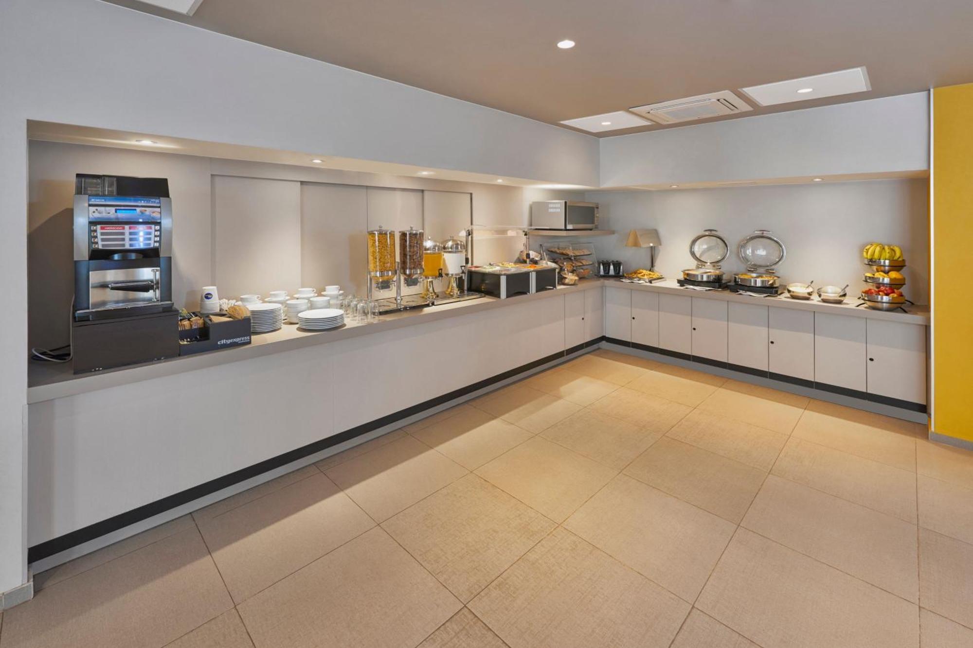 City Express Suites By Marriott Silao Aeropuerto Екстериор снимка