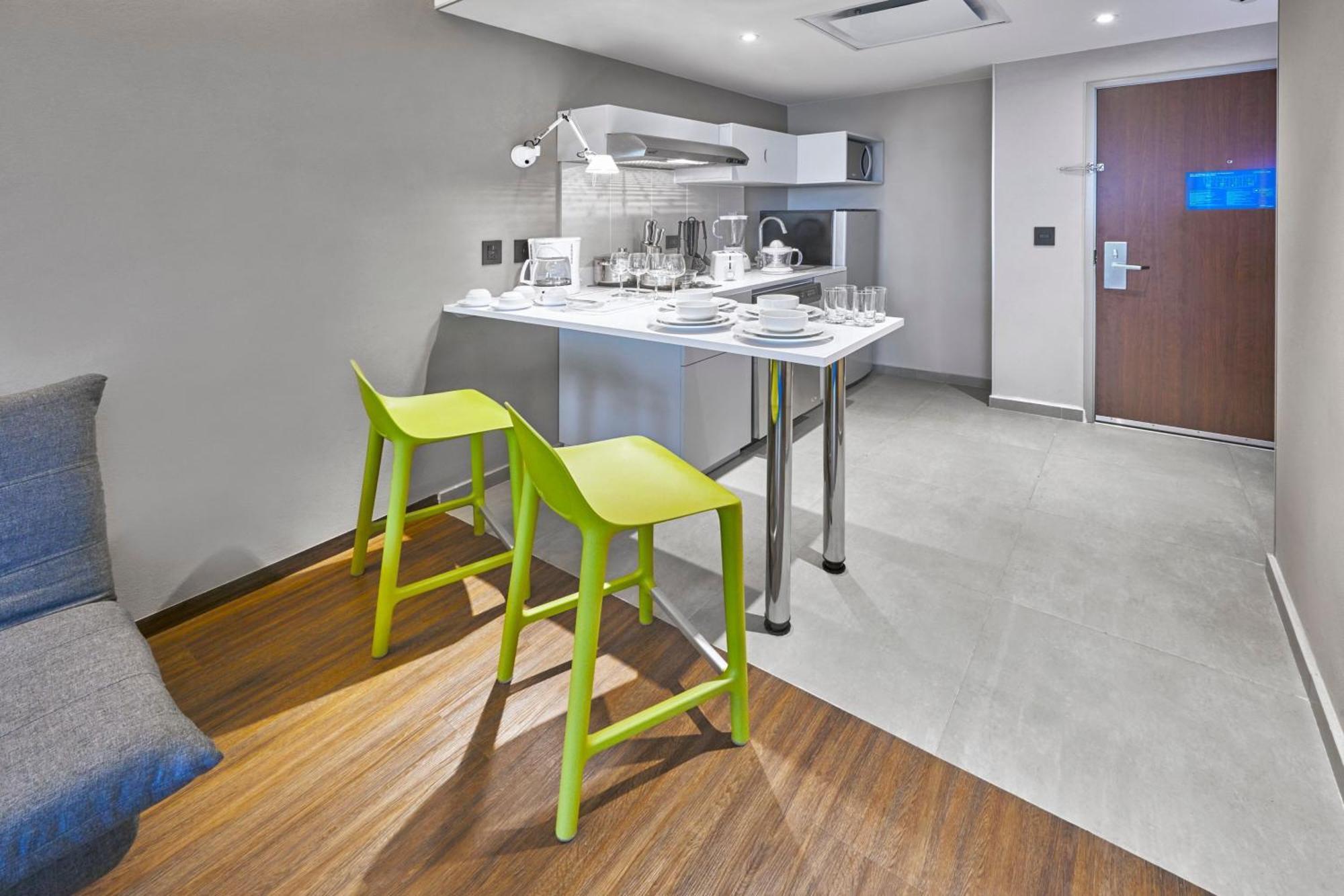 City Express Suites By Marriott Silao Aeropuerto Екстериор снимка