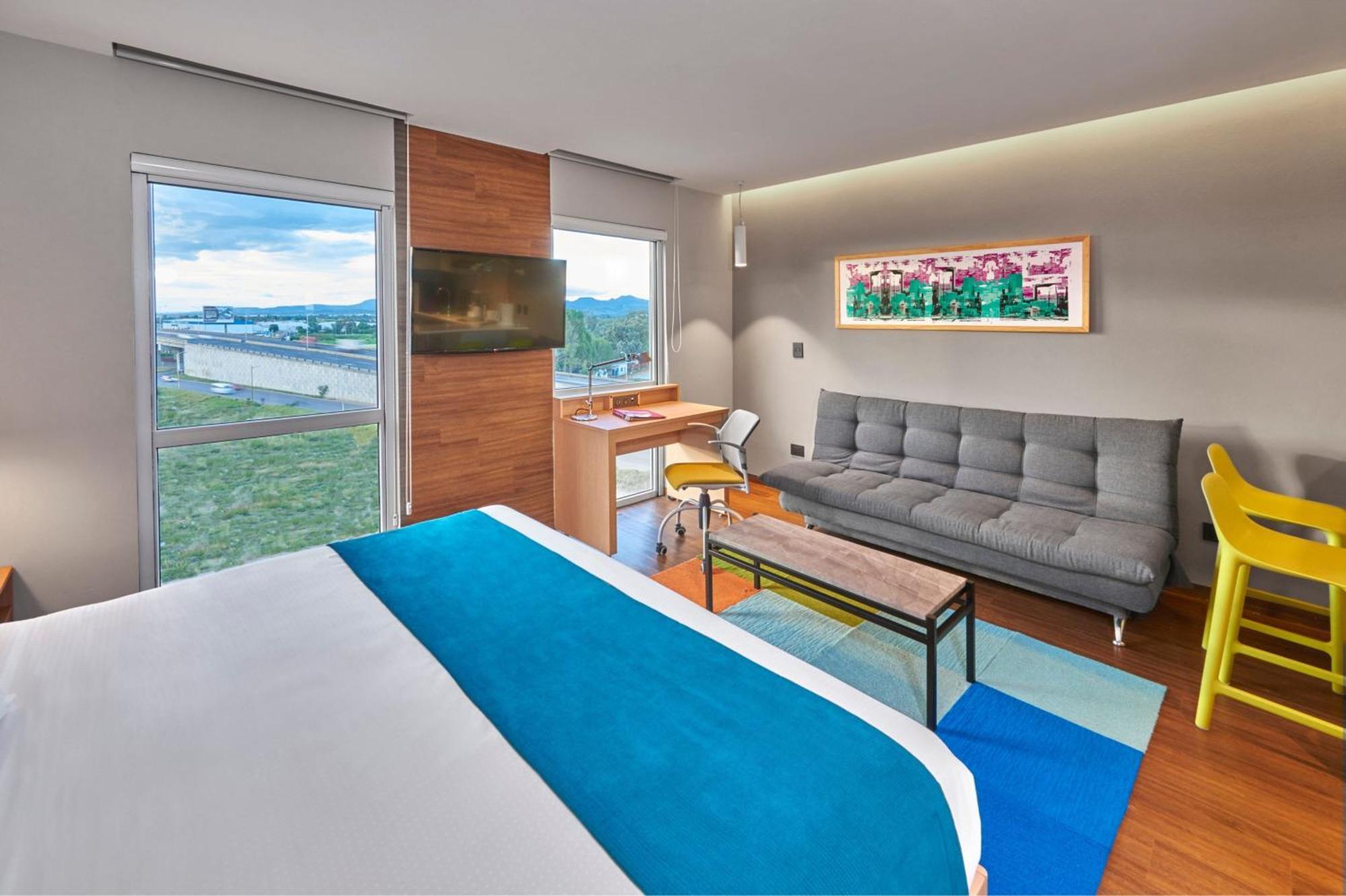 City Express Suites By Marriott Silao Aeropuerto Екстериор снимка