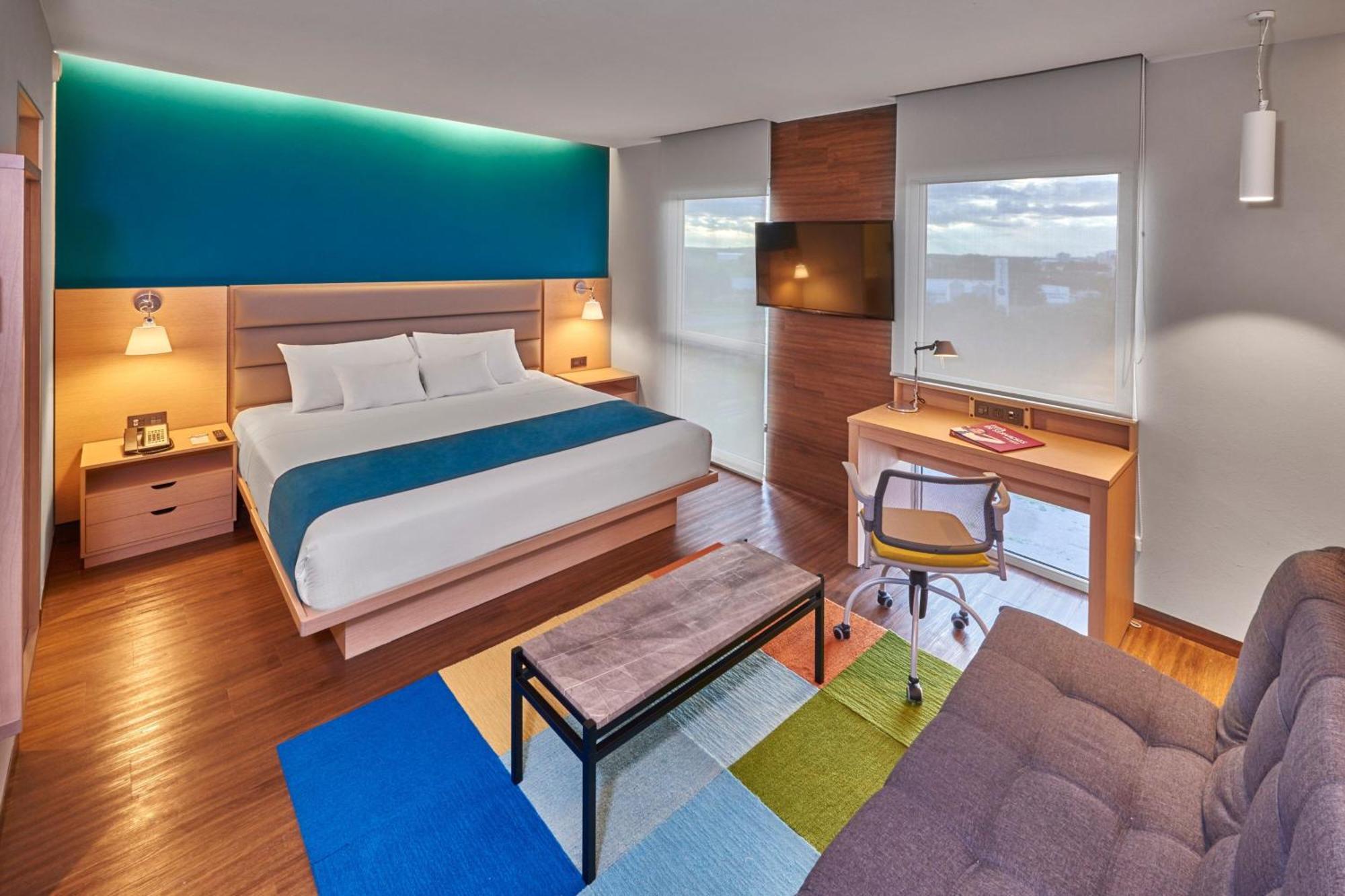City Express Suites By Marriott Silao Aeropuerto Екстериор снимка