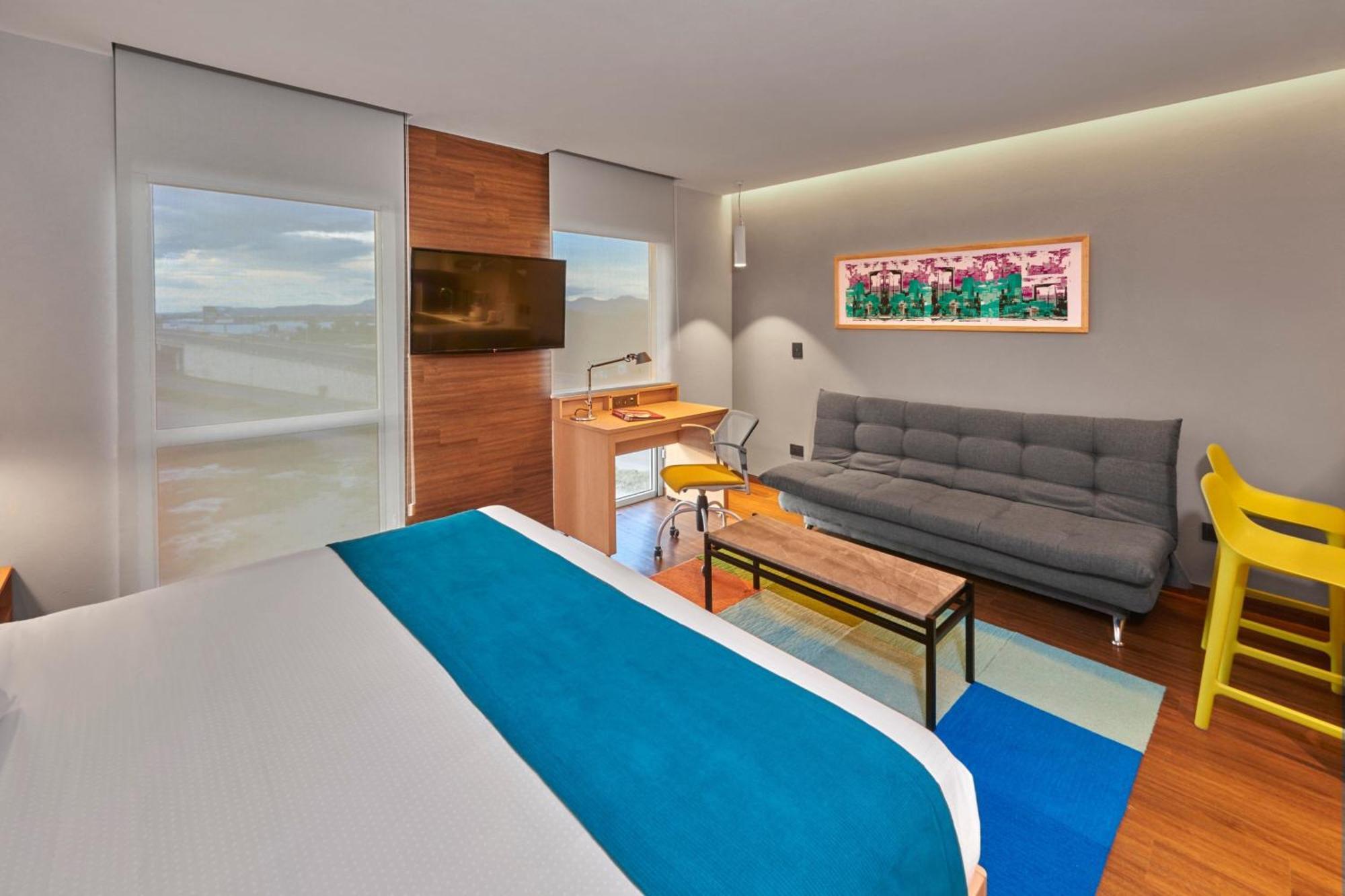 City Express Suites By Marriott Silao Aeropuerto Екстериор снимка