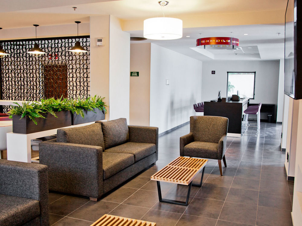 City Express Suites By Marriott Silao Aeropuerto Екстериор снимка