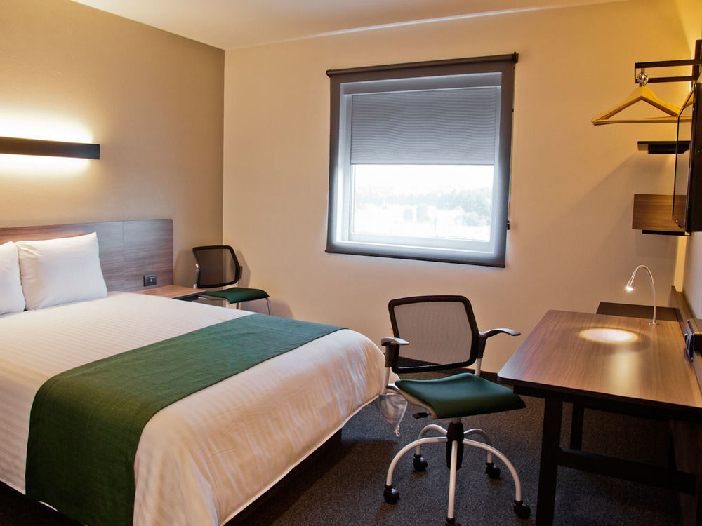 City Express Suites By Marriott Silao Aeropuerto Екстериор снимка