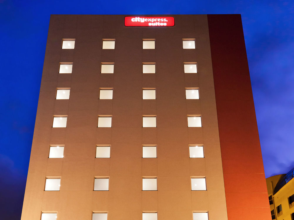 City Express Suites By Marriott Silao Aeropuerto Екстериор снимка